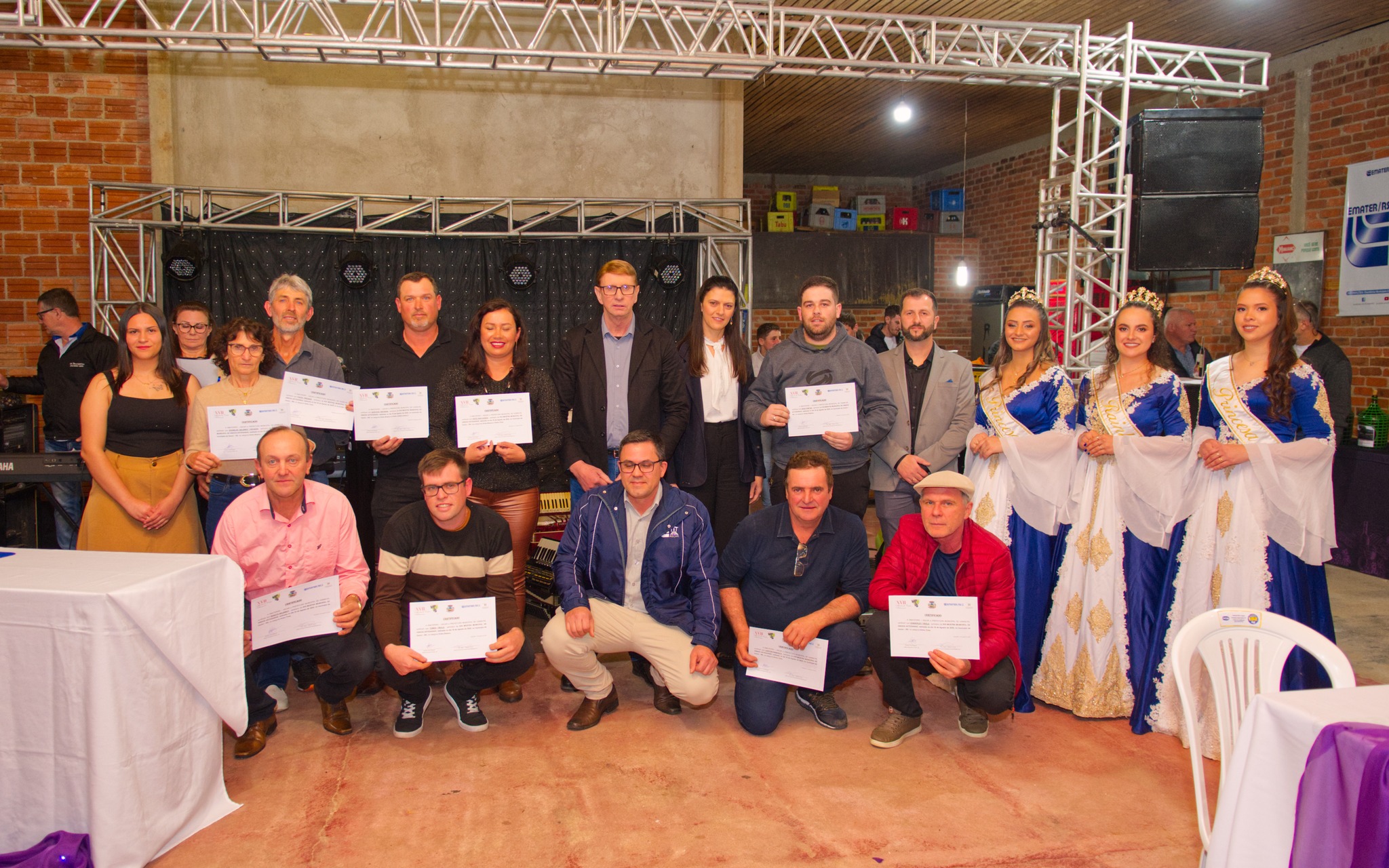 LEGISLATIVO PRESTIGIA XVII MOSTRA MUNICIPAL DE VINHOS ARTESANAIS EM VANINI